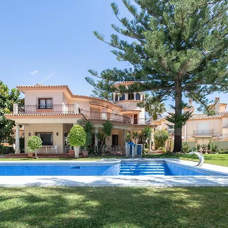 Belgravia House * Εστεπόνα
