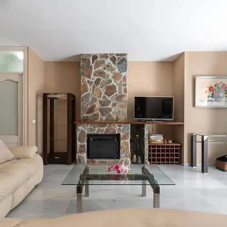 度假居 Belgravia House 埃斯特波纳